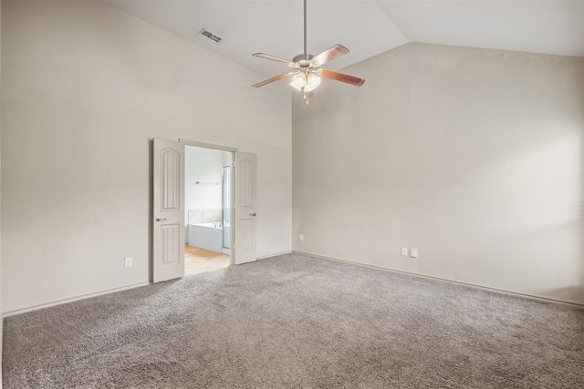 8 Mapleridge Drive, Edgecliff Village, TX 76134