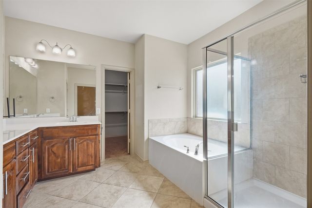 8 Mapleridge Drive, Edgecliff Village, TX 76134