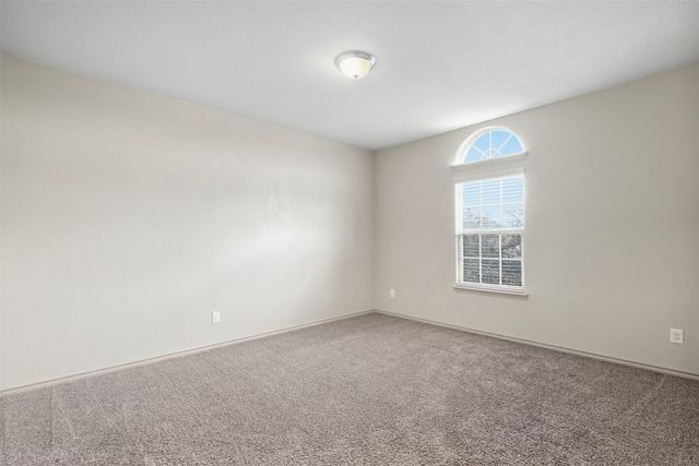 8 Mapleridge Drive, Edgecliff Village, TX 76134