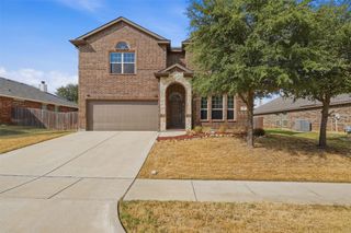 8 Mapleridge Drive, Edgecliff Village, TX 76134