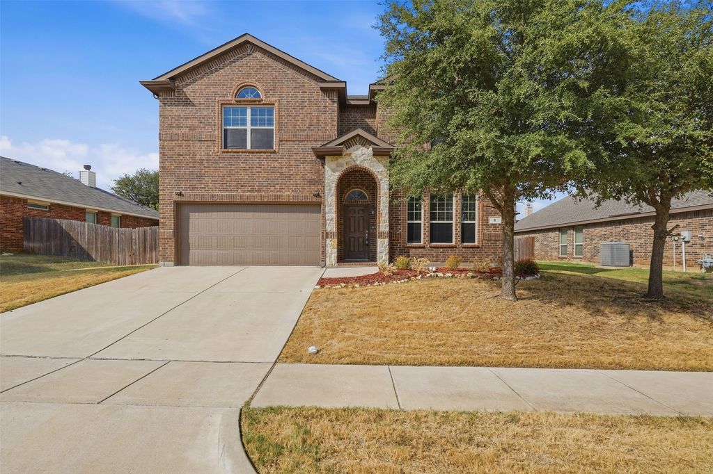 8 Mapleridge Drive, Edgecliff Village, TX 76134