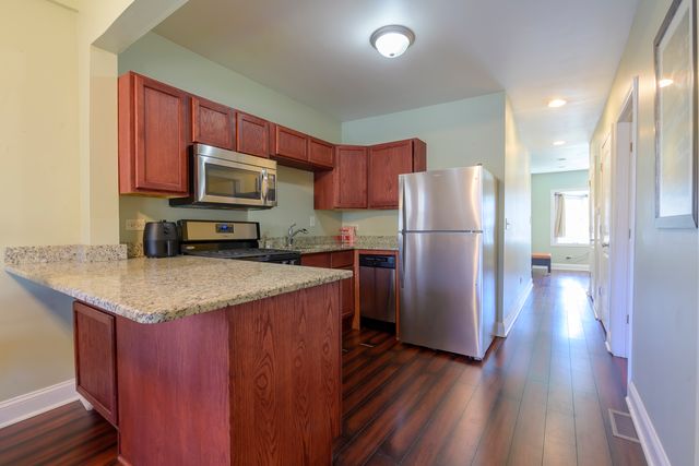 2436 W Fillmore Street, Chicago, IL 60612