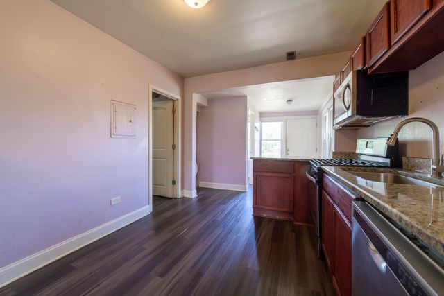 2436 W Fillmore Street, Chicago, IL 60612