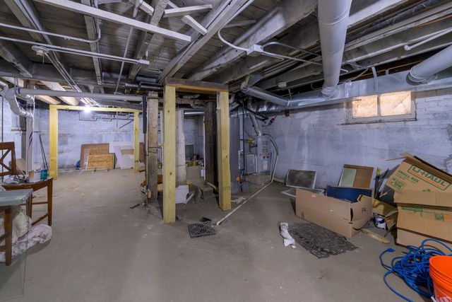 2436 W Fillmore Street, Chicago, IL 60612