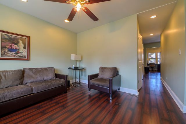 2436 W Fillmore Street, Chicago, IL 60612