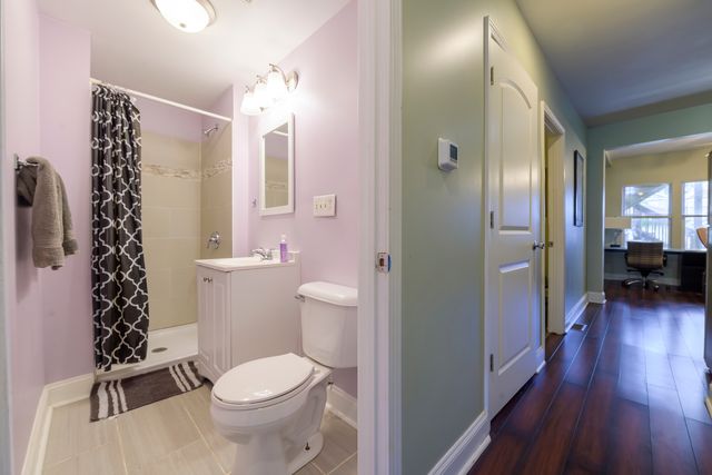 2436 W Fillmore Street, Chicago, IL 60612