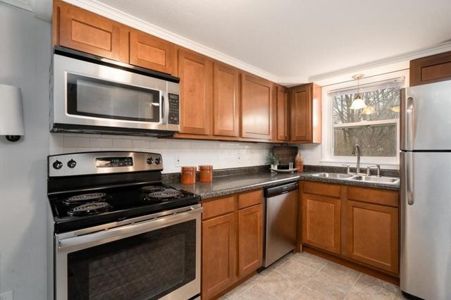 1255 County Road C E, Maplewood, MN 55109