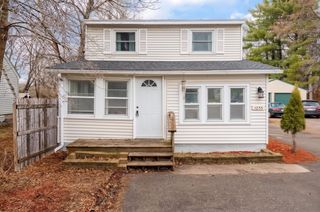 1255 County Road C E, Maplewood, MN 55109