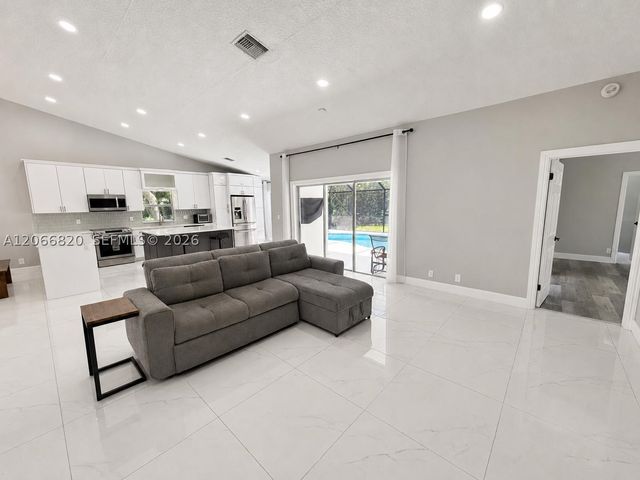 12484 SW 1st St, Coral Springs, FL 33071