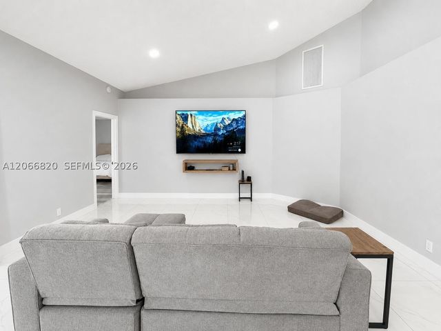 12484 SW 1st St, Coral Springs, FL 33071