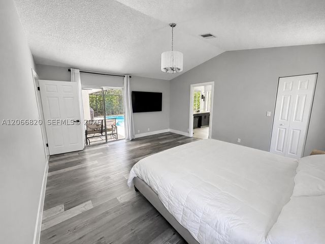 12484 SW 1st St, Coral Springs, FL 33071
