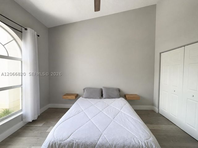 12484 SW 1st St, Coral Springs, FL 33071