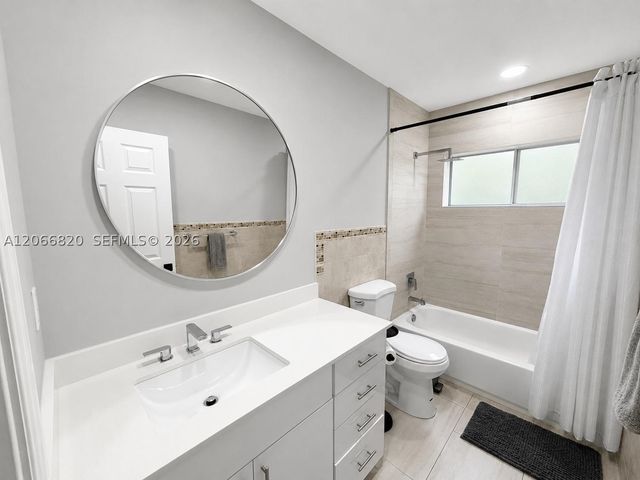 12484 SW 1st St, Coral Springs, FL 33071