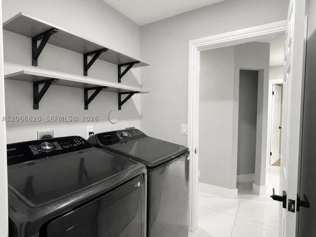 12484 SW 1st St, Coral Springs, FL 33071
