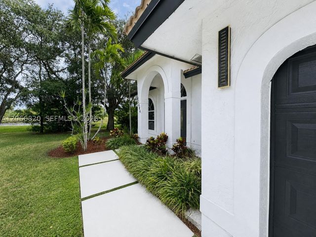 12484 SW 1st St, Coral Springs, FL 33071