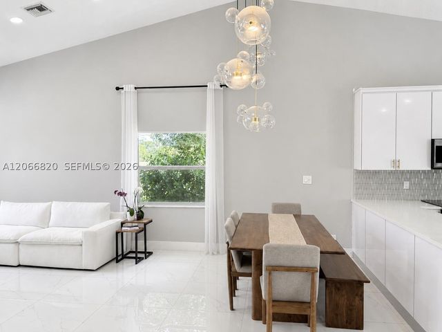 12484 SW 1st St, Coral Springs, FL 33071
