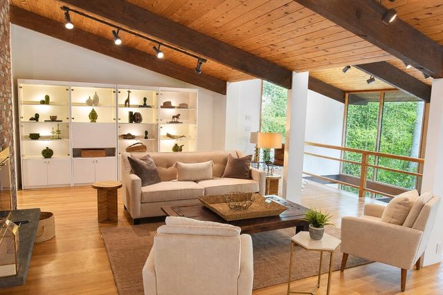 23 Pilgrims Path, Sudbury, MA 01776