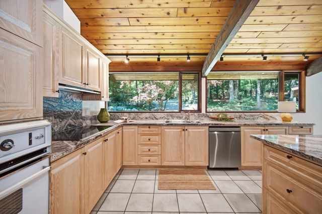 23 Pilgrims Path, Sudbury, MA 01776