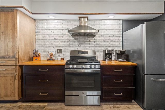 215 MC 4005, Yellville, AR 72687