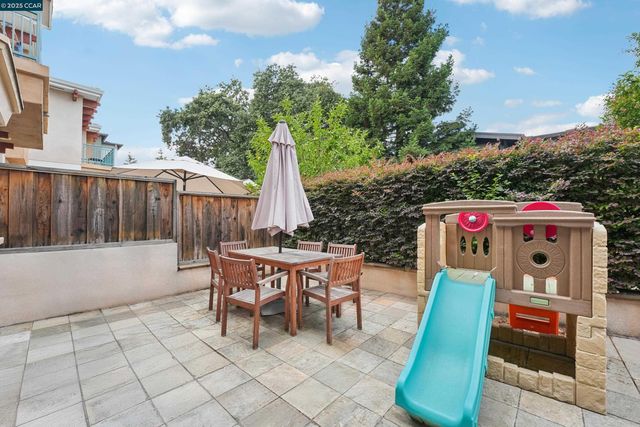 1539 Geary Rd C, Walnut Creek, CA 94597