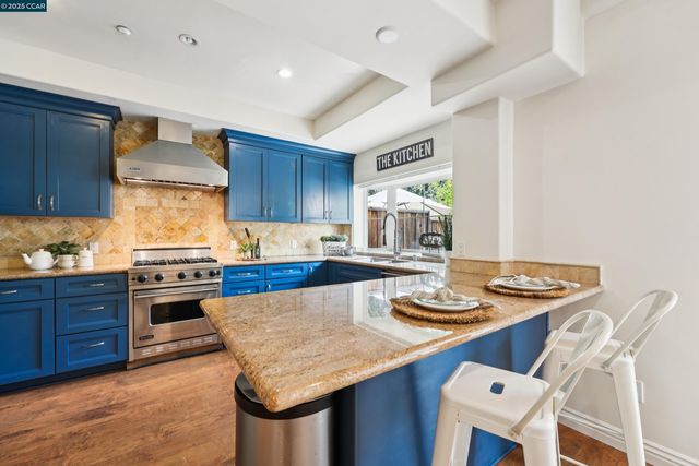 1539 Geary Rd C, Walnut Creek, CA 94597