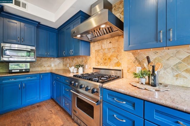 1539 Geary Rd C, Walnut Creek, CA 94597