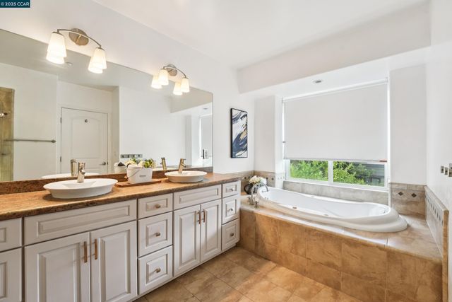 1539 Geary Rd C, Walnut Creek, CA 94597