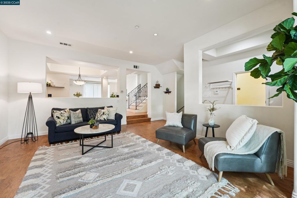 1539 Geary Rd C, Walnut Creek, CA 94597