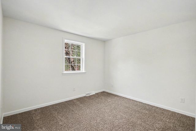 915 JADE AVE, Lancaster, PA 17601