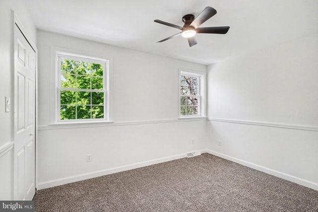 915 JADE AVE, Lancaster, PA 17601