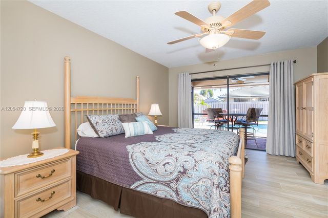 850 Amherst Avenue, Davie, FL 33325