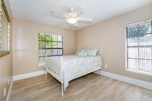 850 Amherst Avenue, Davie, FL 33325