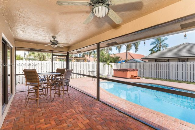 850 Amherst Avenue, Davie, FL 33325