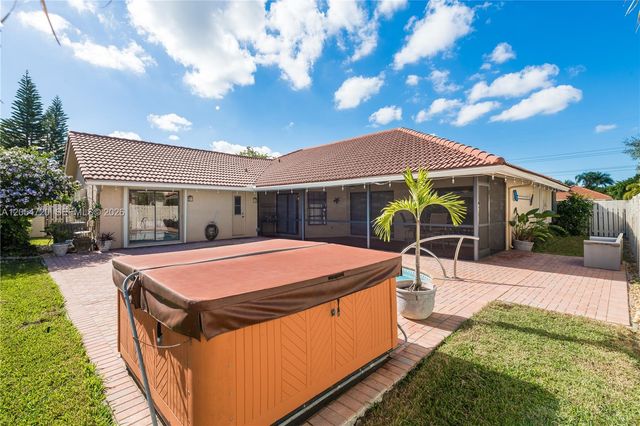850 Amherst Avenue, Davie, FL 33325