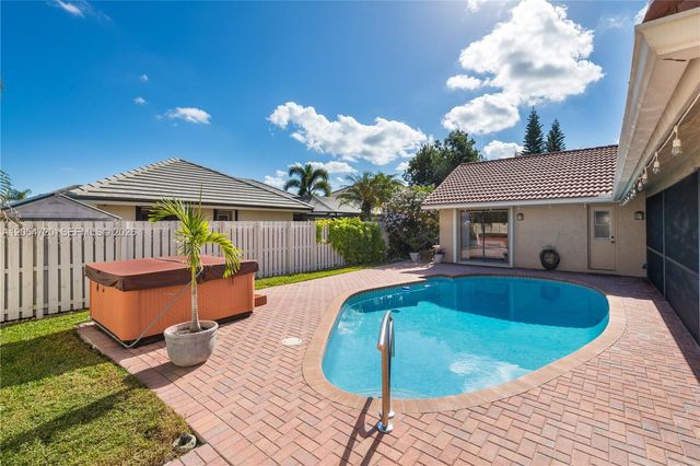 850 Amherst Avenue, Davie, FL 33325