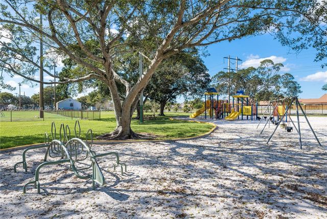 850 Amherst Avenue, Davie, FL 33325