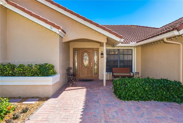 850 Amherst Avenue, Davie, FL 33325