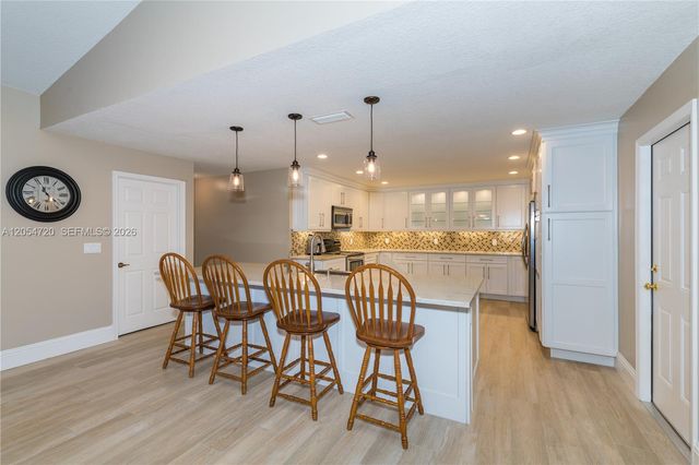 850 Amherst Avenue, Davie, FL 33325