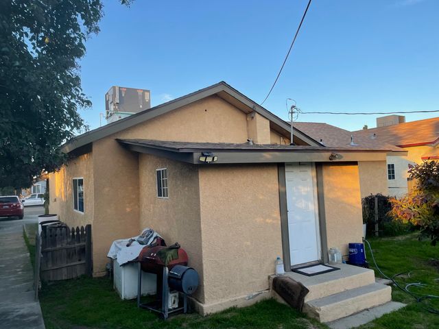 565 E Joanne Avenue E, Pixley, CA 93256