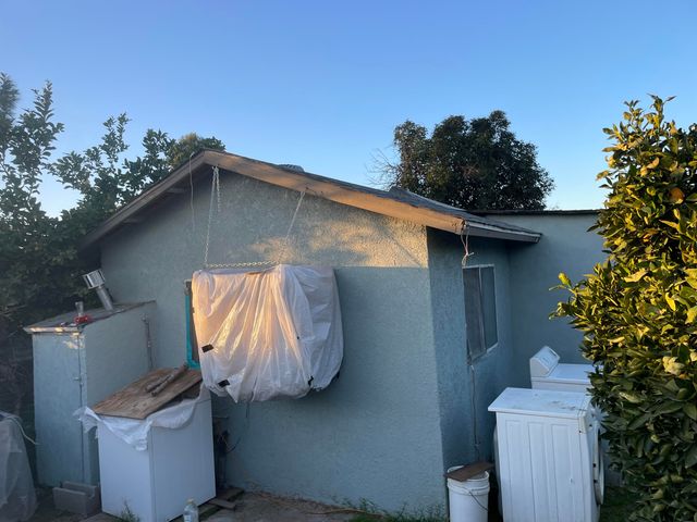 565 E Joanne Avenue E, Pixley, CA 93256