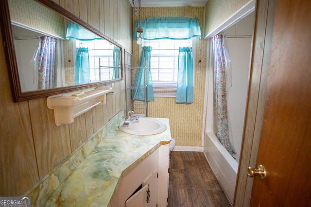 537 City Circle, Baxley, GA 31513