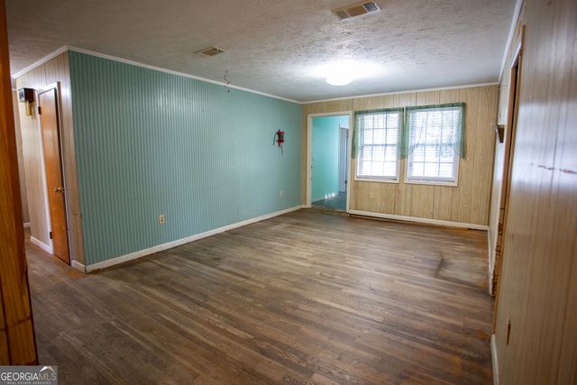 537 City Circle, Baxley, GA 31513