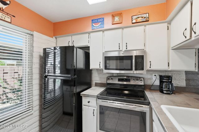 7778 E Kenyon Drive, Tucson, AZ 85710