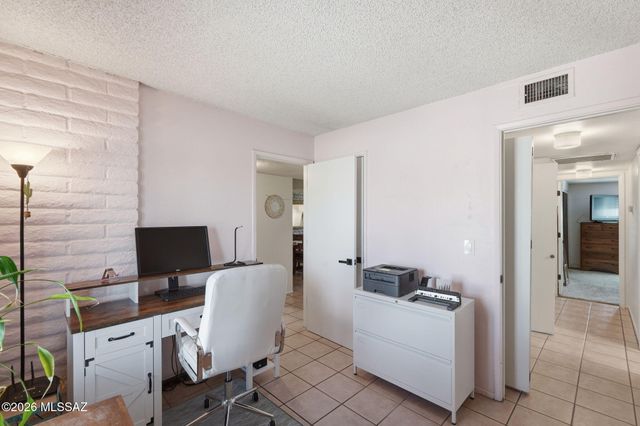 7778 E Kenyon Drive, Tucson, AZ 85710