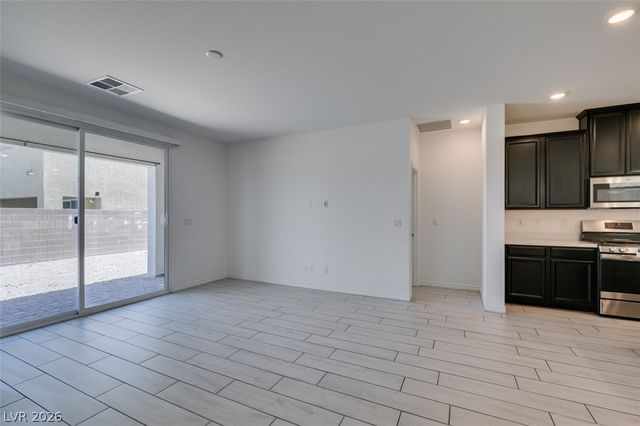 6858 Greensmen Avenue, Las Vegas, NV 89156