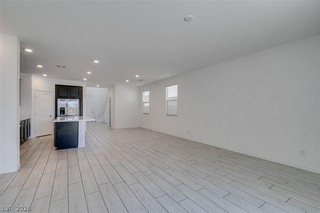 6858 Greensmen Avenue, Las Vegas, NV 89156