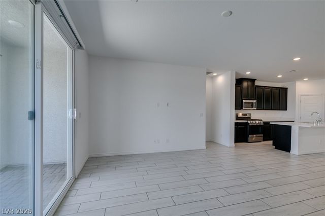 6858 Greensmen Avenue, Las Vegas, NV 89156