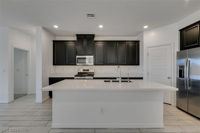 6858 Greensmen Avenue, Las Vegas, NV 89156