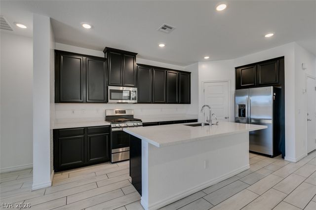 6858 Greensmen Avenue, Las Vegas, NV 89156