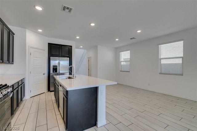 6858 Greensmen Avenue, Las Vegas, NV 89156